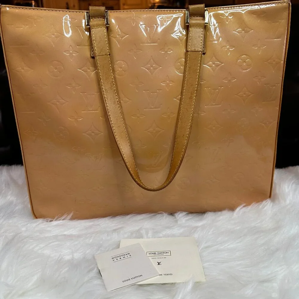 ❌SOLD❌ Authentic Louis Vuitton Monogram Vernis Columbus Tote Bag - Picture 3 of 16
